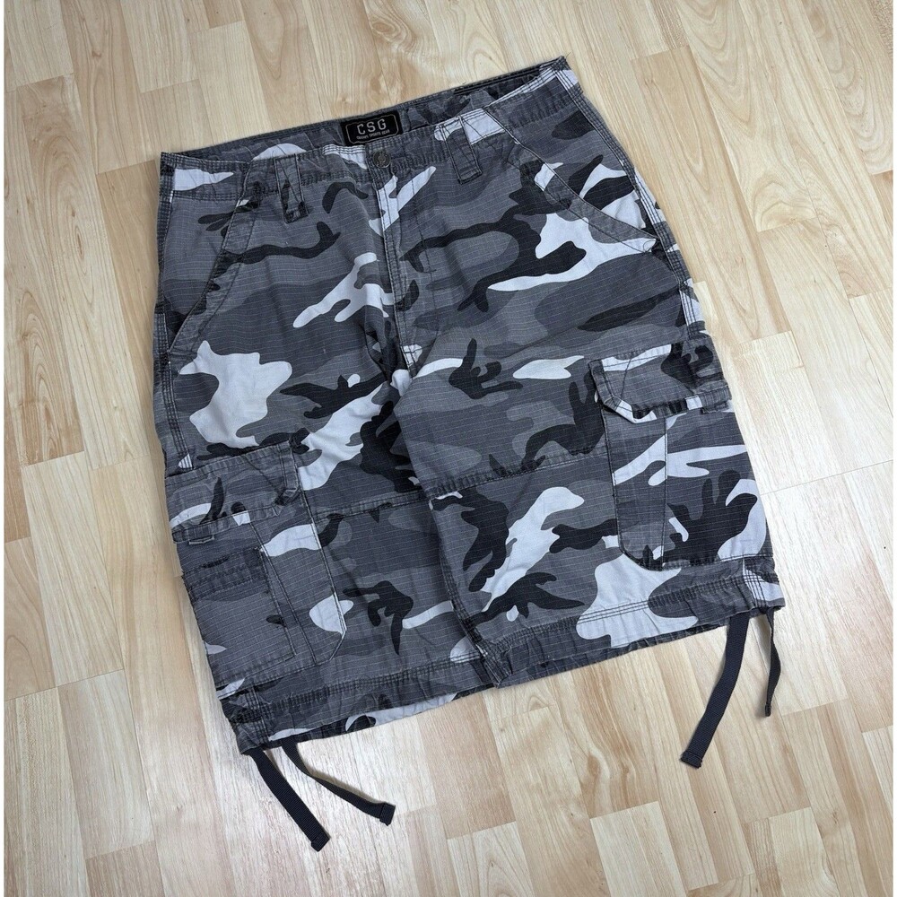 Vintage Y2K Champs Sports Camo Shorts / Baggy / Long / Size 36 / Military